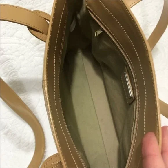 M London Italian Leather Handbag beautiful tailored look. - Picture 6 of 7